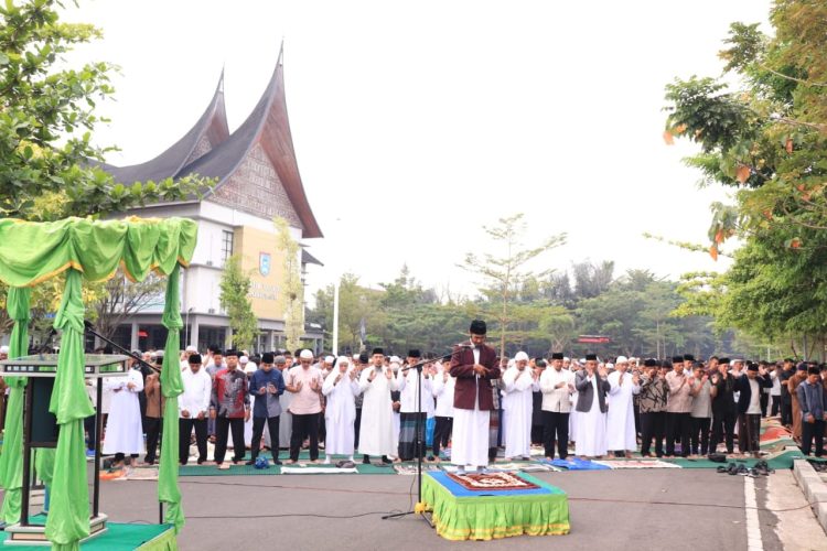 Wawako Payakumbuh Ajak Masyarakat Jadikan Idul Adha sebagai Momentum Kepedulian dan Pengorbanan