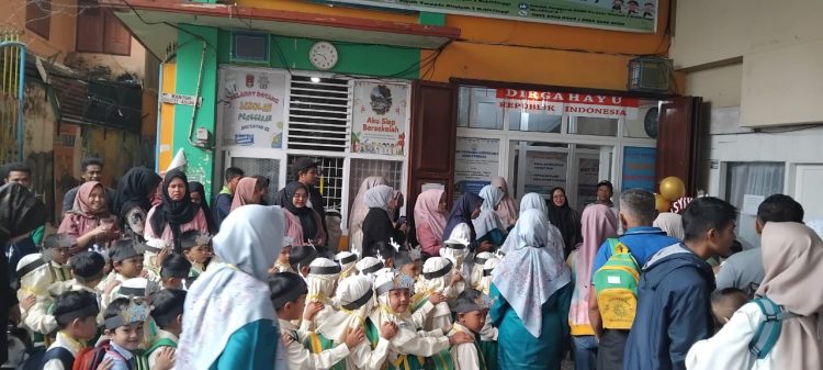 Hari Pertama Sekolah, TK Aisyiyah 1 Bukittinggi Ajak Orang Tua Antar Anak