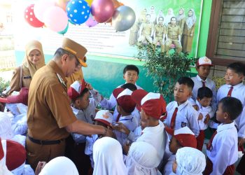 Wawako Payakumbuh Tinjau Hari Pertama Sekolah, Pastikan MPLS Berjalan Kondusif dan Ramah Anak