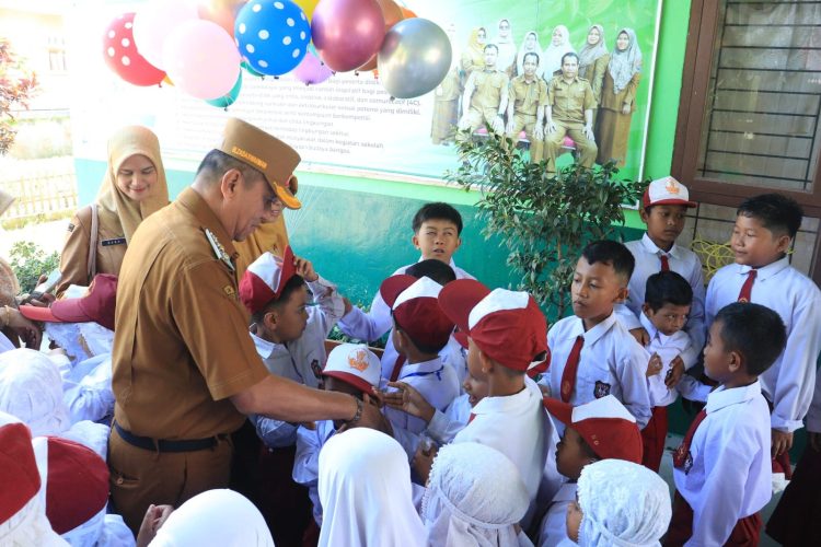 Wawako Payakumbuh Tinjau Hari Pertama Sekolah, Pastikan MPLS Berjalan Kondusif dan Ramah Anak