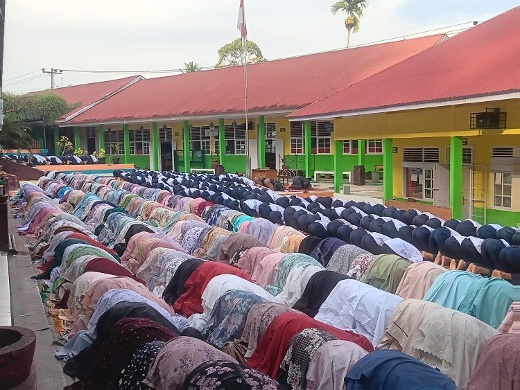 SMPN 3 Payakumbuh Gelar Sholat Istisqa’ Minta Agar Segera Turun Hujan