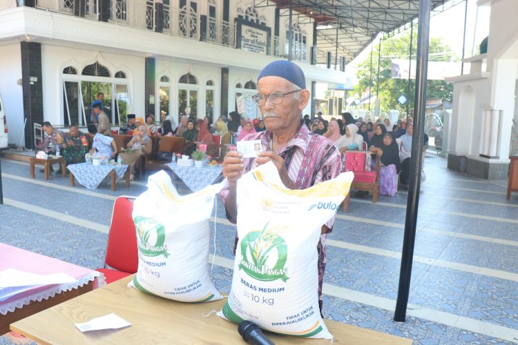 Pemko Payakumbuh Salurkan Cadangan Beras Pemerintah(CBP) Bersama Badan Pangan Nasional