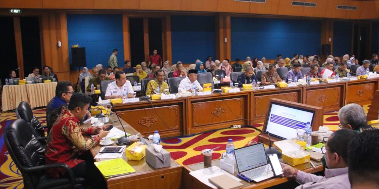 Wawako Elzadaswarman Hadir Dan Berikan Paparan  Strategis Di Sarasehan Ekonomi Sumbar