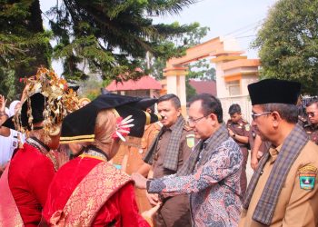 Walikota  Zulmaeta Hadiri Acara Peluncuran Jaksa Masuk Sekolah (JMS) Di SMKN 3 Payakumbuh