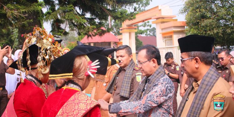 Walikota  Zulmaeta Hadiri Acara Peluncuran Jaksa Masuk Sekolah (JMS) Di SMKN 3 Payakumbuh