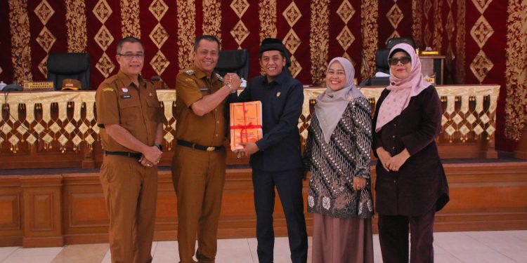 Pemko Payakumbuh Sampaikan Nota Keuangan Dalam Rapat Paripurna DPRD Kota Payakumbuh