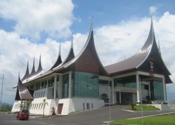 Beberapa Pekan Terakhir di Bukittinggi, Sekda vs Setda
