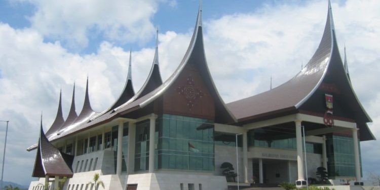 Beberapa Pekan Terakhir di Bukittinggi, Sekda vs Setda