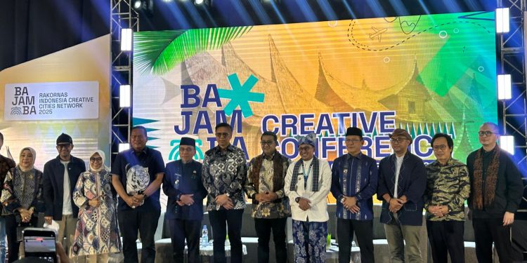 Walikota Payakumbuh Zulmaeta Menjadi Salah Satu Narasumber Di ICCN