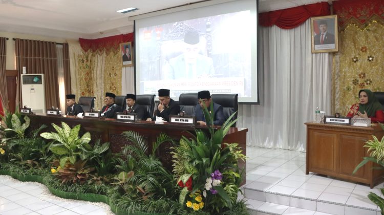Wali Kota dan DPRD Bukittinggi Ikuti Siaran Langsung Pidato Kenegaraan Presiden RI