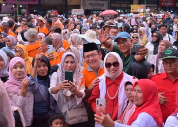 Pawai Alegoris Sambut Hut RI Ke -80 Di Payakumbuh DI Banjiri Masyarakat Dari Berbagai Daerah