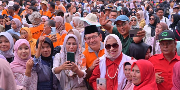 Pawai Alegoris Sambut Hut RI Ke -80 Di Payakumbuh DI Banjiri Masyarakat Dari Berbagai Daerah