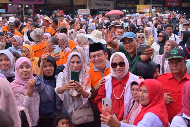 Pawai Alegoris Sambut Hut RI Ke -80 Di Payakumbuh DI Banjiri Masyarakat Dari Berbagai Daerah