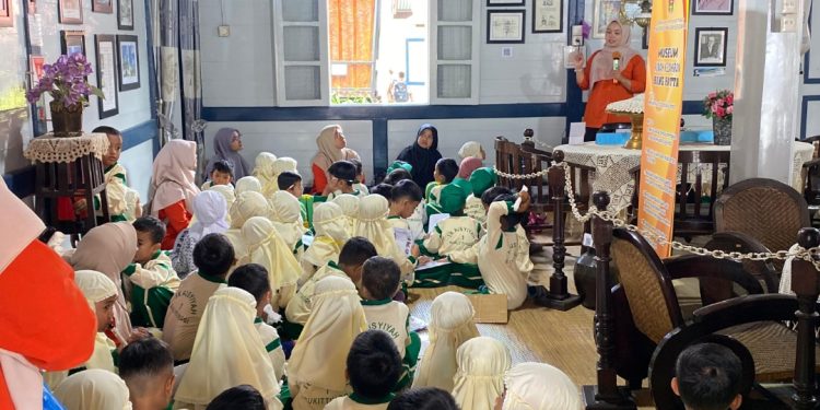 Rumah Kelahiran Bung Hatta Jadi Kelas Inspirasi Bagi Siswa TK Aisiyah 1 Bukittinggi