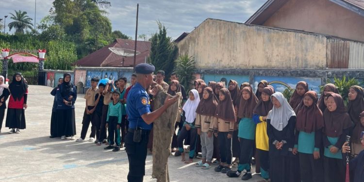 DPKP Gelar Sosialisasi dan Simulasi Pencegahan Kebakaran di SLB Negeri 1 Manggis Ganting