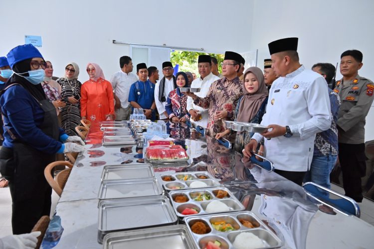 Wako Dan Wawako Payakumbuh Resmikan Dapur MBG Mesra Subarang Batuang