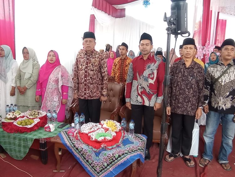 Wakil Ketua DPRD Kota Payakumbuh  Hurisna Jamhur Hadiri Khatam Alquran Musholla Ilham Koto Panjang