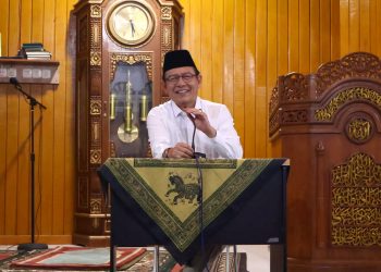 Walikota Zulmaeta Subuh Berjamaah Bersama Warga Aur Kuning Di Masjid Assa’adah
