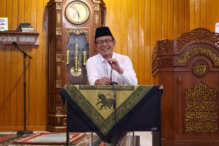 Walikota Zulmaeta Subuh Berjamaah Bersama Warga Aur Kuning Di Masjid Assa’adah