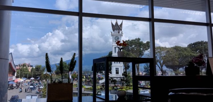 Wali Kota Kukuhkan 24 Pejabat Eselon III dan IV Pemko Bukittinggi