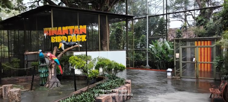 Aviary Kinantan, Sangkar Burung Raksasa yang Jadi Magnet Wisata Bukittinggi