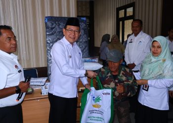 Puluhan Penyandang Dissabilitas Bersama Keluarganya Menerima Bantuan Atensi Tahap II Dari Kemensos