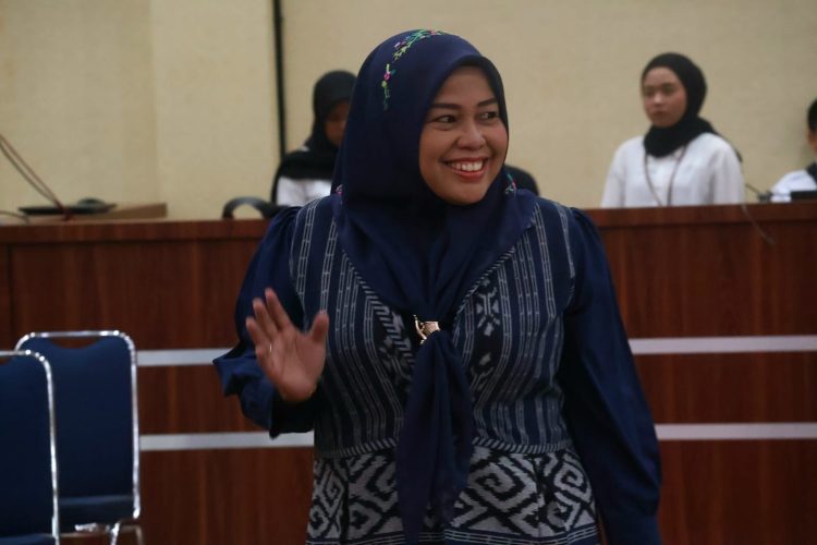 Hurisna Zamhur Melalui Dinas Perkim Bangunkan Rumah Layak Huni Untuk Susilawati