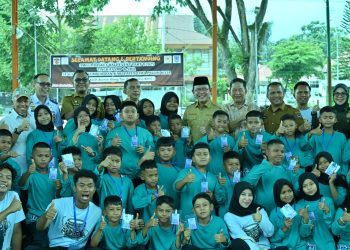 50 Siswa SD IT IPHI Resmi Dilepas Menuju Panggung Nasional Oleh Wali Kota Payakumbuh Zulmaeta.