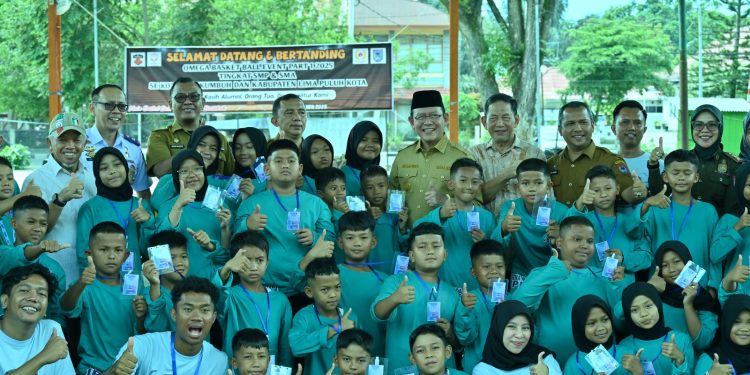 50 Siswa SD IT IPHI Resmi Dilepas Menuju Panggung Nasional Oleh Wali Kota Payakumbuh Zulmaeta.