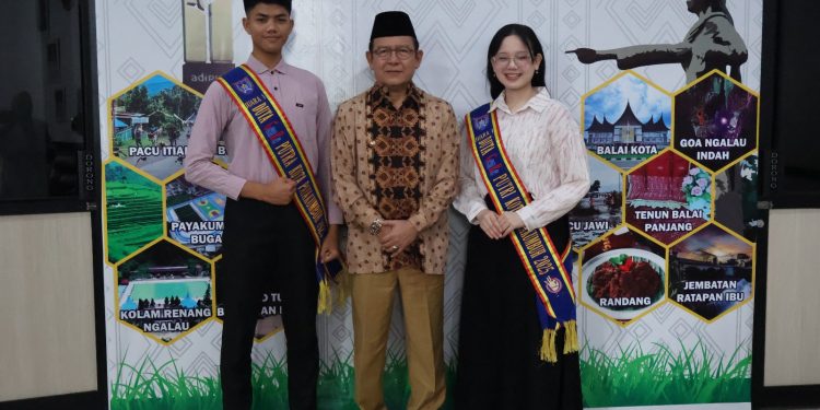 Zulmaeta Melepas Dua Finalis Duta Genre Yang Wakili Kota Payakumbuh Pada Ajang Duta Genre Sumatera Barat