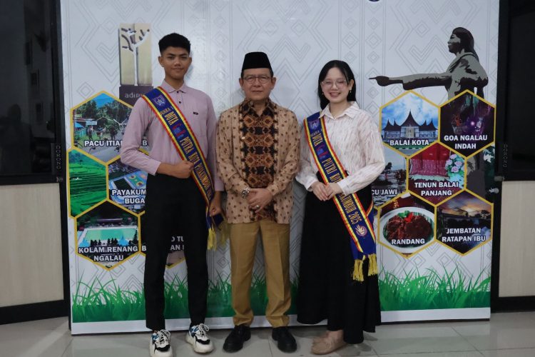 Zulmaeta Melepas Dua Finalis Duta Genre Yang Wakili Kota Payakumbuh Pada Ajang Duta Genre Sumatera Barat