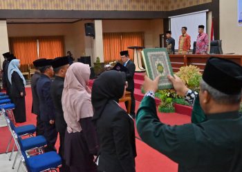 Zulmaeta Lantik Sumpah SembilanPejabat Pimpinan Tinggi Pratama Di Aula Ngalau Payakumbuh