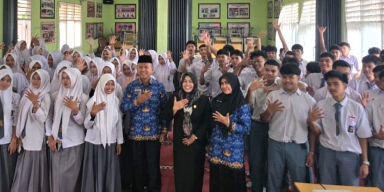 Seru! Siswa SMAN 5 Payakumbuh Dapat Doorprize dan Motivasi dari Hj. Hurisna Jamhur