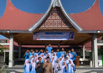 Penguatan Karakter Siswa melalui Muhadarah dan Kelas InspirasiBersama Ketua Komisi I DPRD Kabupaten Lima Puluh Kota