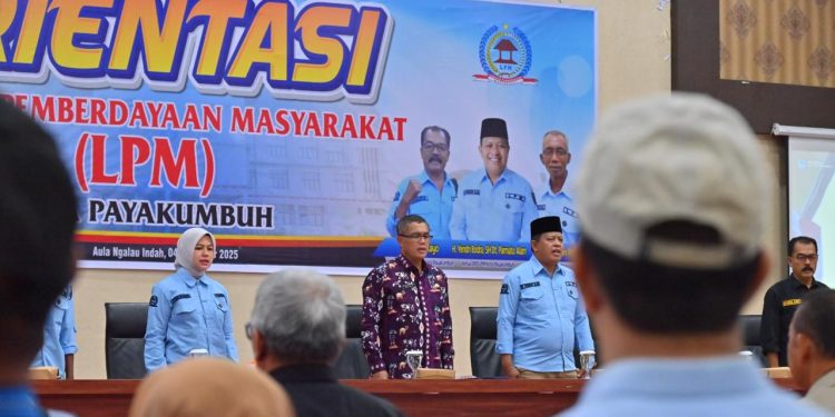 Sekretaris Daerah Kota Payakumbuh,Membuka Secara Resmi Orientasi LPM Di Aula Ngalau Balaikota Payakumbuh