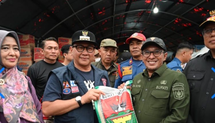 Pemko Bukittinggi Salurkan Donasi dan Bantuan ke Tanah Datar