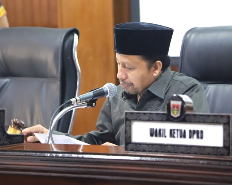 DPRD dan Pemko Bukittinggi Sepakati Raperda Pengelolaan Jaminan Produk Halal