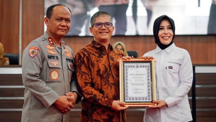 Peringati Hardiknas 2026, Stafsus Menteri ATR/BPN Rezka Oktoberia Apresiasi Gebrakan Kapolda Sumbar di Kampus UIN IB