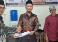 Mendaftar ke P2WN Muaro Paneh, Hendra Sefriza Diantar Niniek Mamak