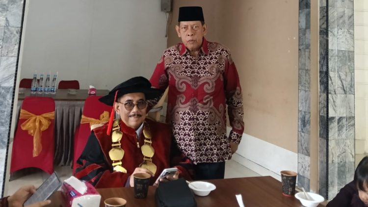 STIH Putri Maharaja Cetak 68 Sarjana Hukum Baru