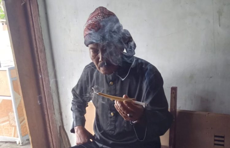 Antahlah, Sakik Kapalo Den…!
