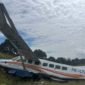 Pesawat Caravan PK-LTF milik Asian One Air di Bandara Bilorai, Intan Jaya, Papua Tengah. (Foto: ANTARA/HO Humas Polda Papua Tengah)