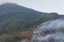 Kebakaran hutan dan lahan di lereng Gunung Ciremai, Kabupaten Kuningan. (Foto: ANTARA/HO BPBD Kabupaten Kuningan)