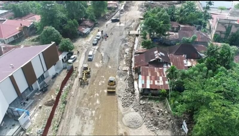 Pemko Padang Bangun Jalan Tembus Khatib Sulaiman-Lolong. (Foto: Dok. Padangkita)